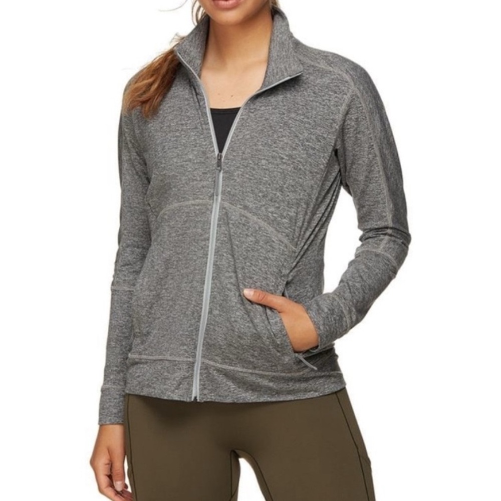 Patagonia Gray 🩶 Women's Sweater, full zip, size small Like New condition